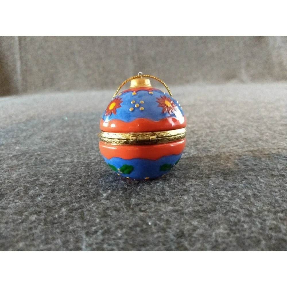 Ornament Trinket Box Porcelain Hinged‎ Christmas Ball Hanging Cord Orig Box NEW